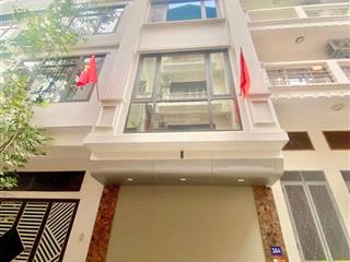 Nhỉnh 10 tỷ. chính chủ cần bán gấp nhà mạc thái tổ, yên hòa, cầu giấy. khu phân lô, có thang máy.