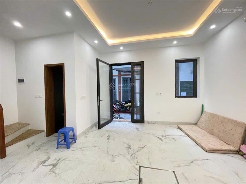 Chính chủ cần bán gấp nhà lô góc nguyễn thị định, đỗ quang, hoàng ngân. dt 135m2 x7t, có thang máy.