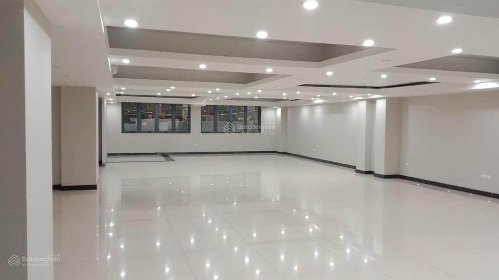 Chính chủ bán mảnh đất 666m2 xây building mặt phố quận tây hồ, đi bộ ra hồ tây, gần phủ tây hồ