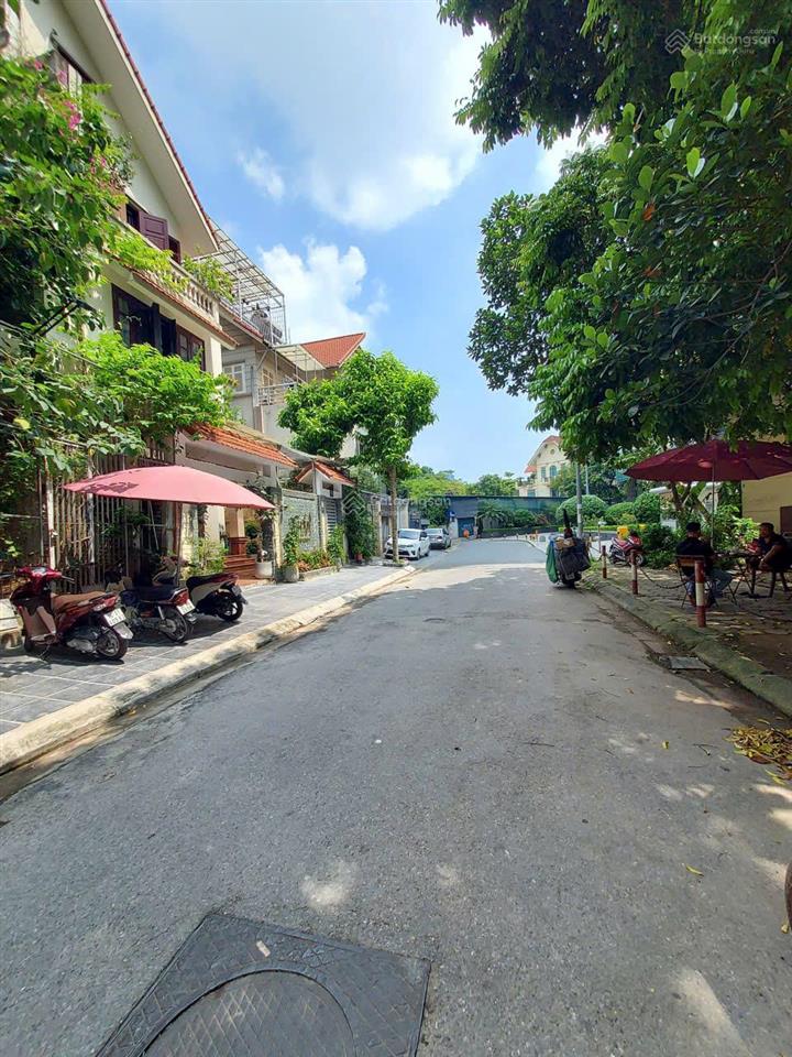Giảm chào 2 tỷ. chính chủ bán nhà khu đô thị mỹ đình,nam từ liêm. giá nhỉnh 30 tỷ.