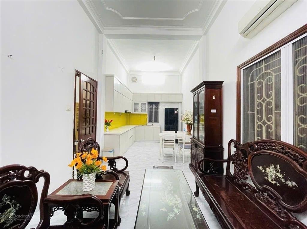 Nhỉnh 20 tỷ. chính chủ cần bán nhà ngõ 44 đỗ quang, trung hòa nhân chính, cầu giấy.