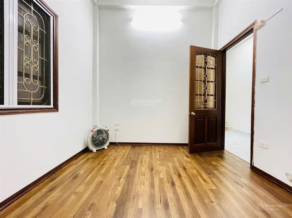 Nhỉnh 20 tỷ. chính chủ cần bán nhà ngõ 44 đỗ quang, trung hòa nhân chính, cầu giấy.