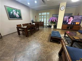 Nhỉnh 30 tỷ. chính chủ bán nhà kđt mỹ đình, nam từ liêm. dt 140m2 x 4t, mt 11m.