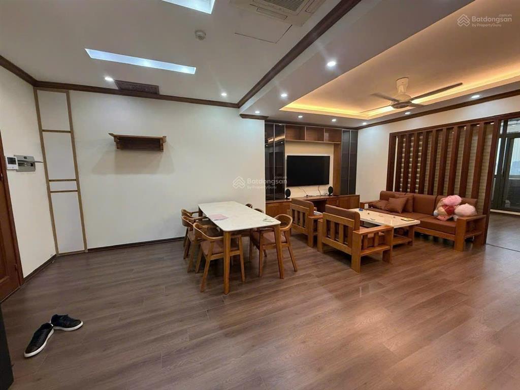 Chính chủ cần bán nhà mặt phố trần kim xuyến, vũ phạm hàm, cầu giấy. vị trí kinh doanh sầm uất.