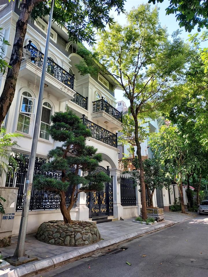 Chính chủ cần bán căn biệt thự lão thành cách mạng, trần kim xuyến, yên hòa, cầu giấy.