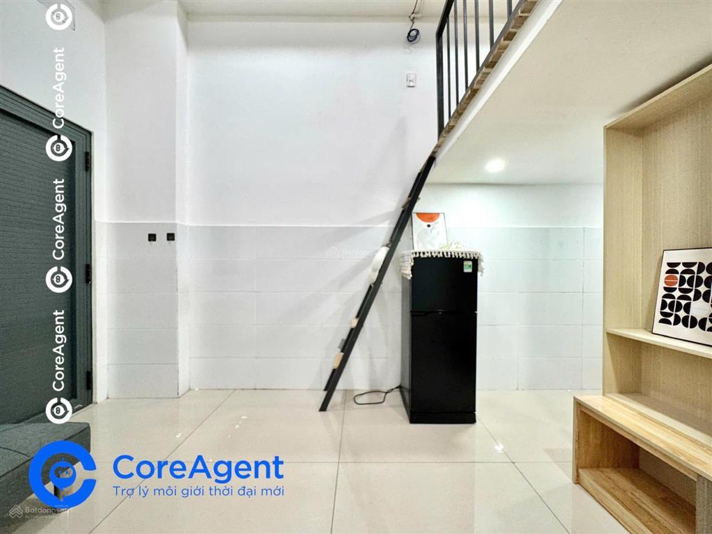Chung cư mini gác cao 1m8 đầy đủ nội thất ngay ngã tư bốn xã sát đầm sen  đh văn hiến