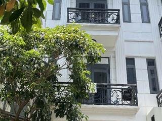 Chính chủ cho thuê căn hộ full nội thất cửa sổ đón nắng ngay go phú thạnh gần đầm sen  âu cơ