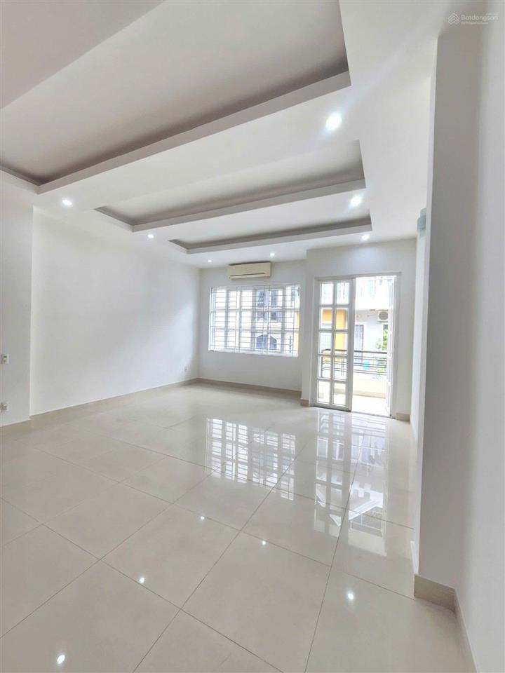 Cho thuê nhà cộng hoà 100m² 3 tầng  35 triệu/tháng