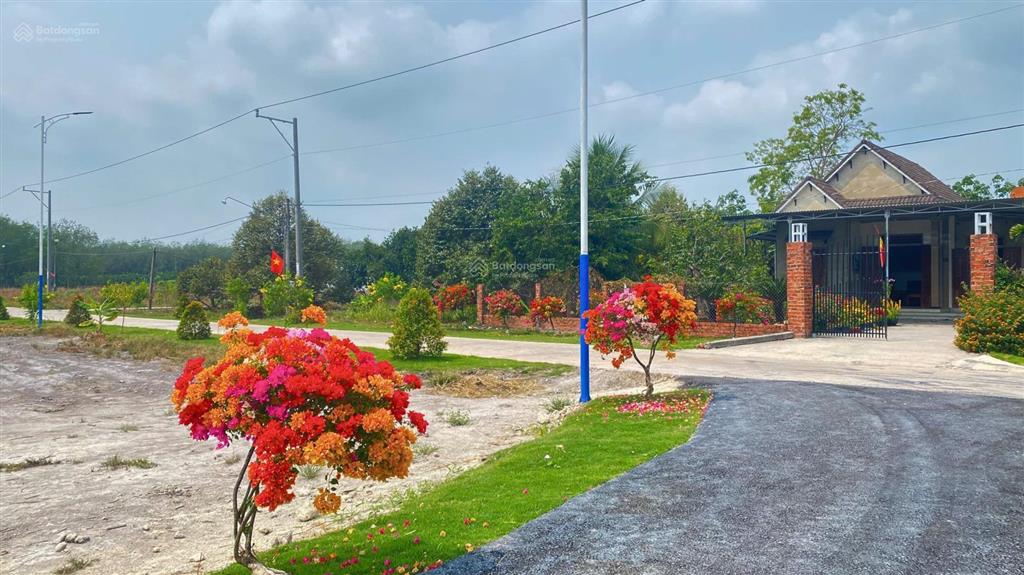 Bán đất chơn thành 5x43m thổ cư 50m2 sẵn sổ gần khu du lịch hoa việt giá cực tốt