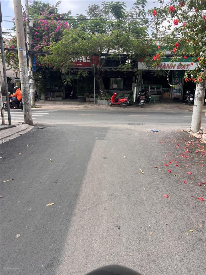 Bán nhà đất góc 2 mặt tiền đường lê văn lương phước kiển. giá 28tỷ.  0987 261 *** mr xuất