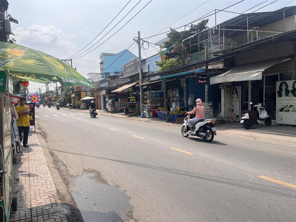 Bán chính chủ nhà mặt tiền lê văn lương, giá 18 tỷ 500 cho 189 m2.  0987 261 *** em xuất