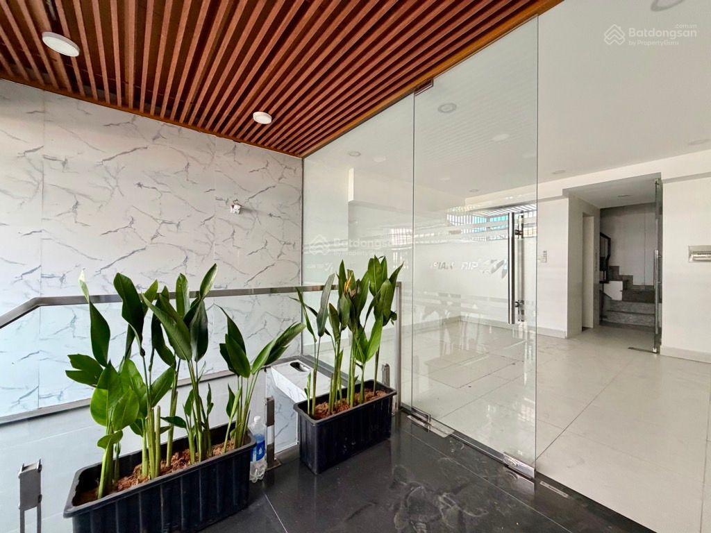 Mặt tiền kinh doanh nguyễn xí  55m2  4x14m  7tầng  có thang máy  đang cho thuê khoán 40tr/1th