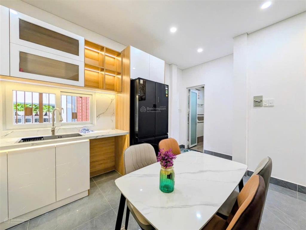 Ngay gần khu phố ẩm thực phan xích long  phú nhuận  4 tầng 50m2  nhỉnh 7tỷ tl