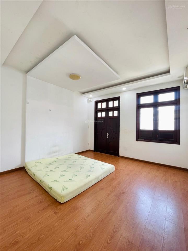 Hxh 2 căn ra mt dương quảng hàm  65m2  4tầng  chính chủ xây dựng chắc chắn k nên bỏ qua