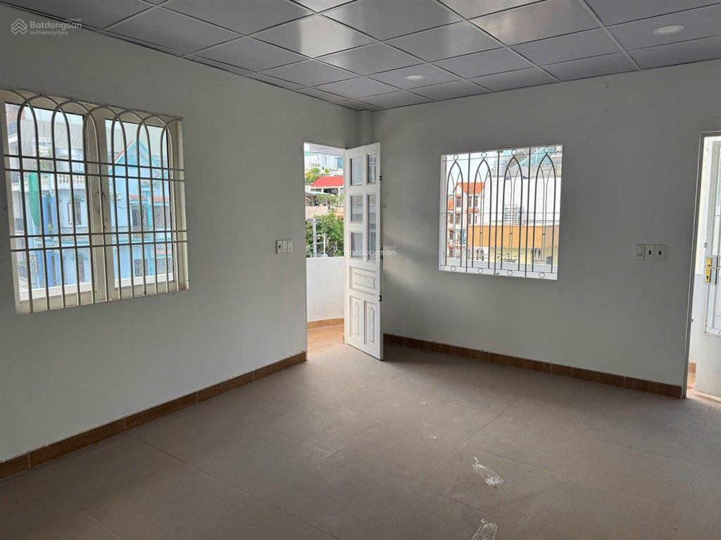 Cho thuê nhà cộng hoà 100m² 4 tầng  35 triệu/tháng