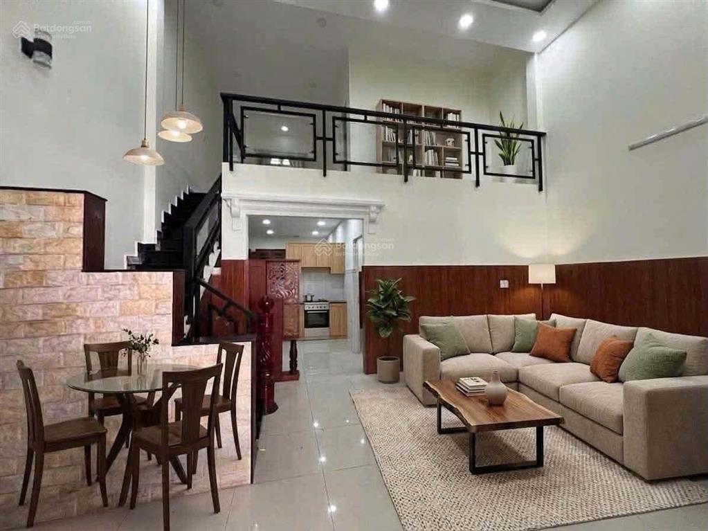 Nhà đẹp hơn 4 tỷ gần vincom q9 thủ đức