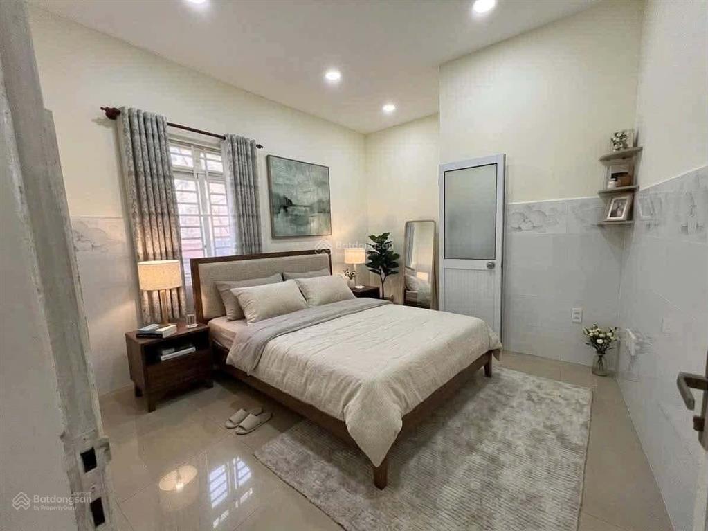 Nhà đẹp hơn 4 tỷ gần vincom q9 thủ đức