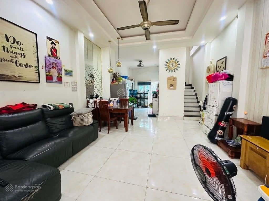 Bán gấp nhà 3 tầng kiên cố hiệp phú, q9
