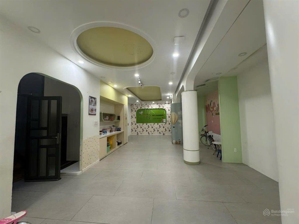 Cho thuê nhà đồng đen 175.5m² 3 tầng  79 triệu/tháng