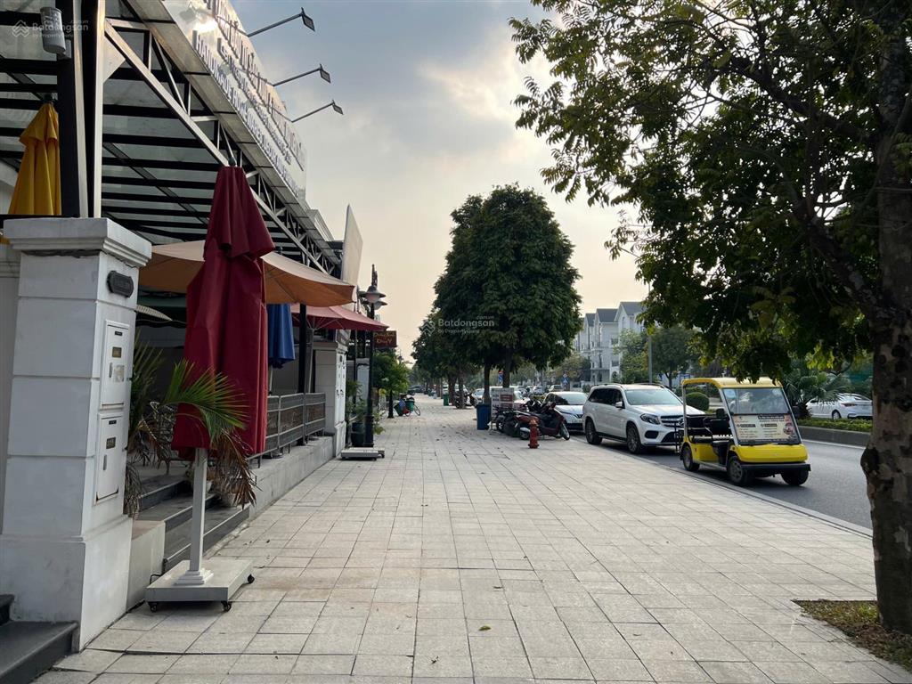 Cho thuê bt vinhomes ocean park 93m2, hoàn thiện 3 tầng 1 tum, vị trí đẹp, cách hồ 100m, giá 20tr