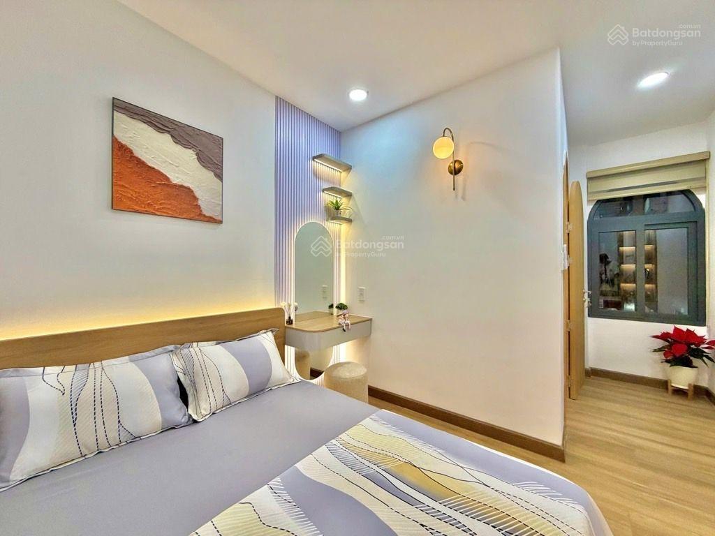 Sát hxh đường quốc lộ 13 thông xô viết nghệ tĩnh nhà đẹp 3 tầng 35m2, sd 100m2 nội thất vip 5.x tỉ