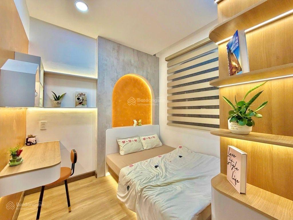 Sát hxh đường quốc lộ 13 thông xô viết nghệ tĩnh nhà đẹp 3 tầng 35m2, sd 100m2 nội thất vip 5.x tỉ