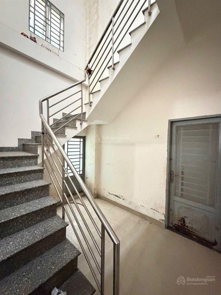 Gấp bán nhà cũ đường lê văn sỹ, nguyễn trọng tuyển 82m2, 2 tầng, 6 phòng ngủ, 9,4 tỷ còn bớt