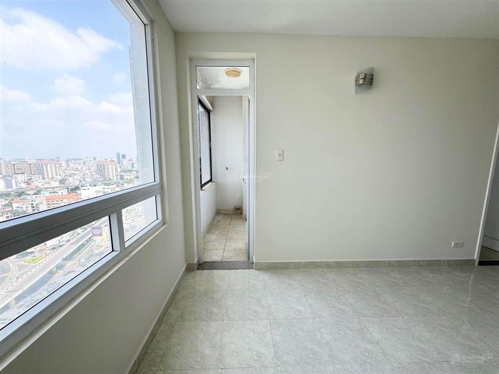 Cực hiếm ngay chân cầu thủ thiêm chính chủ bán căn hộ 45m2 chung cư riverside ( 90 nguyễn hữu cảnh)