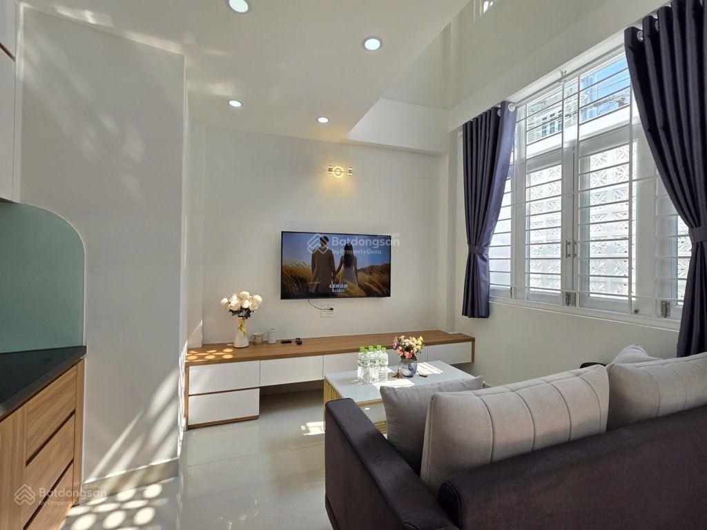 Sát hxt phan văn trị ,lê quang định nhà đẹp ở ngay 35m2 * 5t full nội thất ko quy hoạch chỉ 5.x tỉ