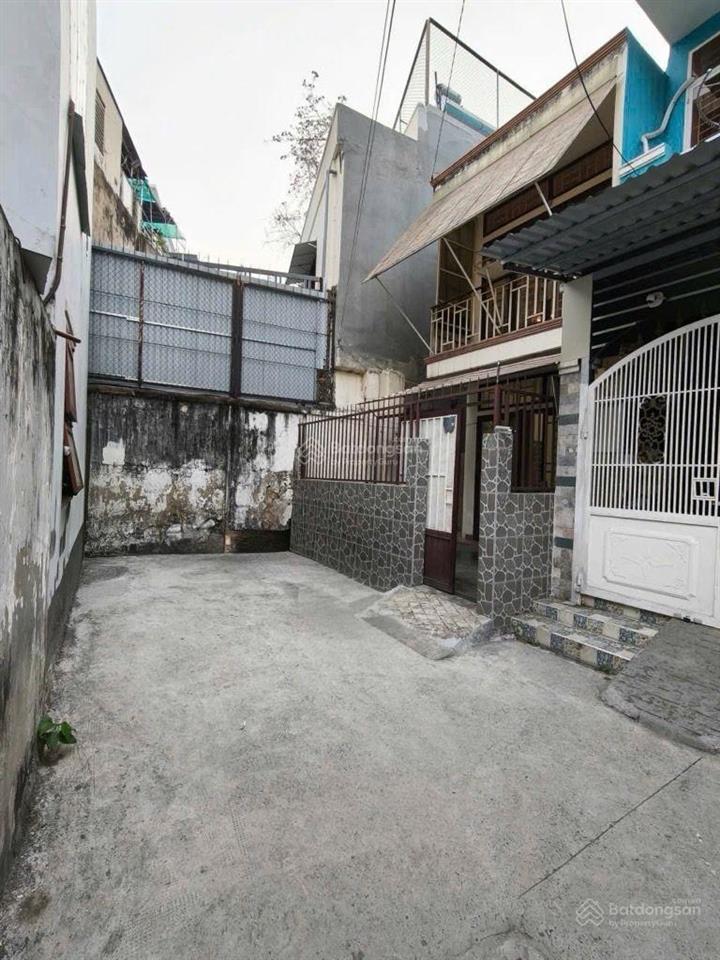 Bán nhà cũ về xây mới ngay chợ bà chiểu giáp q1,phú nhuận 63m2 4,5m * 14m2t nhỉnh 7 tỉ còn bớt
