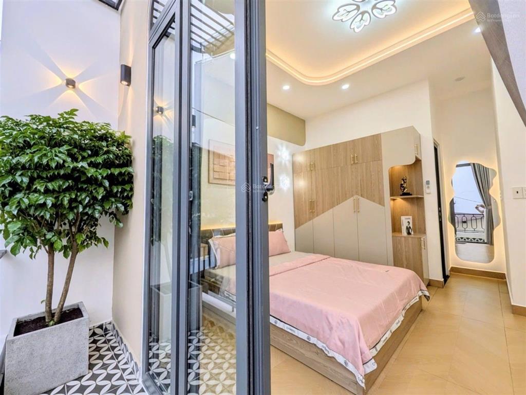 Quá ngon sát hxh nguyễn văn đậu 45m2 ngang lớn 5,2m, 3 ngủ, 3wc, full nội thất, 2 mặt thoáng 5.95tỷ