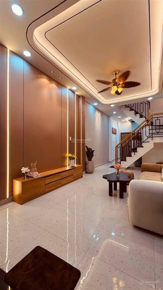 Nhà mặt tiền giá trong hẻm ngay huỳnh văn bánh 45m2 2 tầng đẹp full nội thất hơn 8 tỉ tl