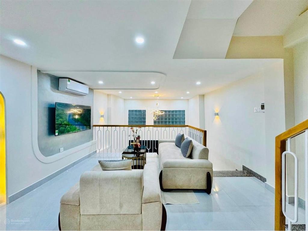 Sát bên nguyễn gia trí nhà đẹp xây mới 40m2 4 tầng sân thượng, 3 ngủ master, hẻm dân trí 7.x tỉ