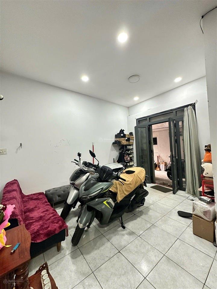 Ngay bệnh viện an sinh khu thời trang lê văn sỹ cc bán nhà cũ 60m22t6,8 tỉ tl đang cho thuê