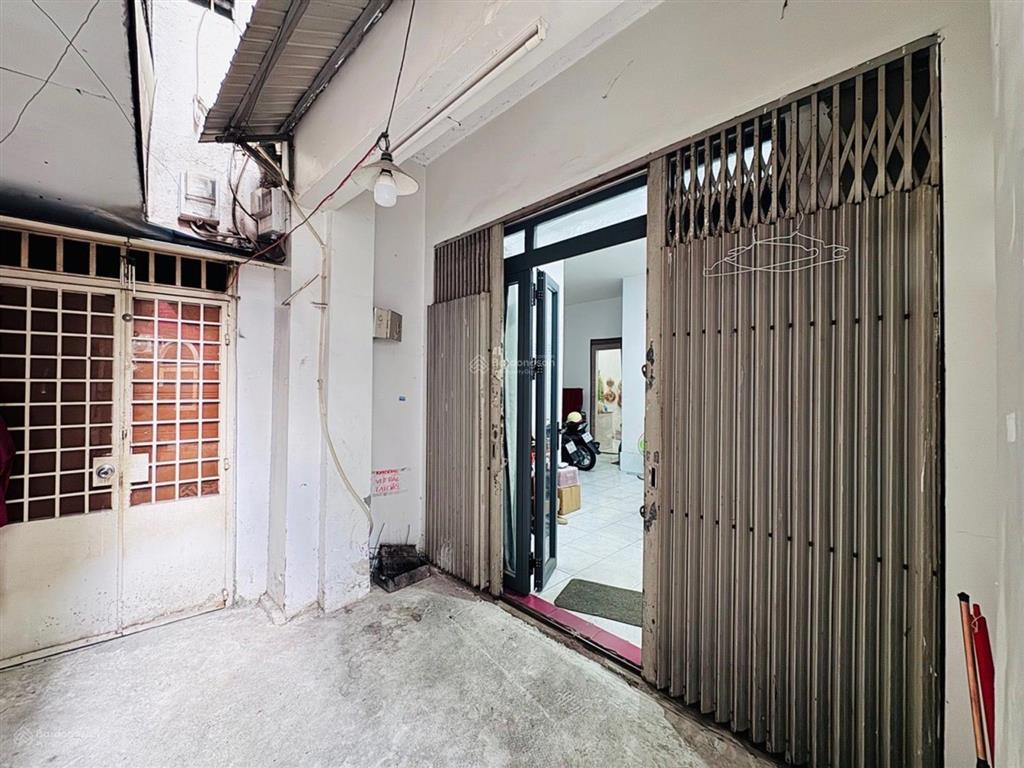 Ngay bệnh viện an sinh khu thời trang lê văn sỹ cc bán nhà cũ 60m22t6,8 tỉ tl đang cho thuê