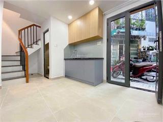 Sát phú nhuận sổ hồng đủ công năng  2 tầng  hẻm sạch sẽ yên tĩnh tặng nội thất  2.15 tỷ