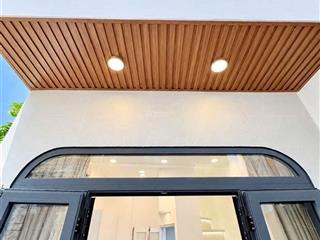 Lê văn duyệt  3 tầng  2pn, 3wc  2 tỷ nhỉnh