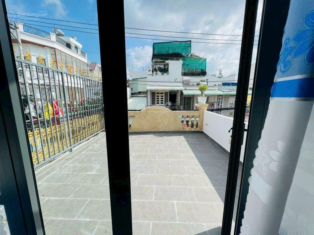 Bán nhà mặt tiền 84m2  4 tầng  6pn  đường tth9  p.tân thới hiệp  quận 12