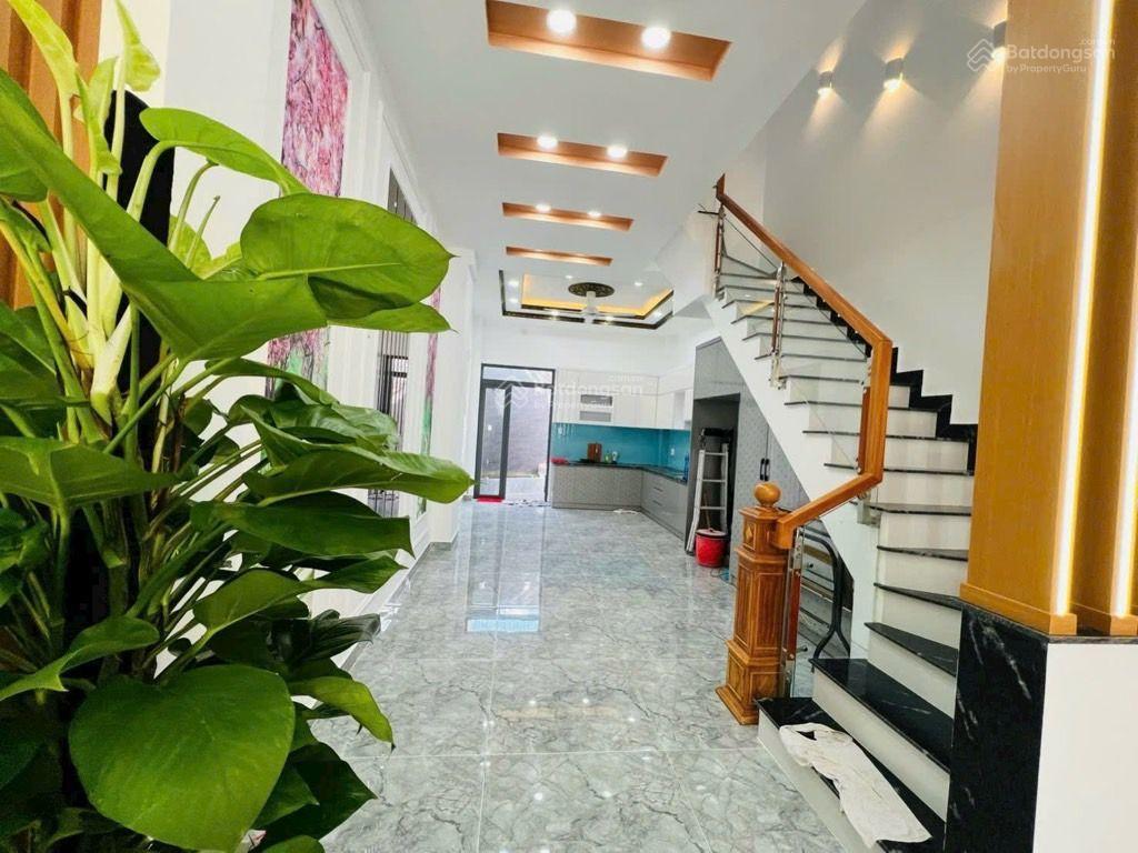 Bán nhà mặt tiền 84m2  4 tầng  6pn  đường tth9  p.tân thới hiệp  quận 12