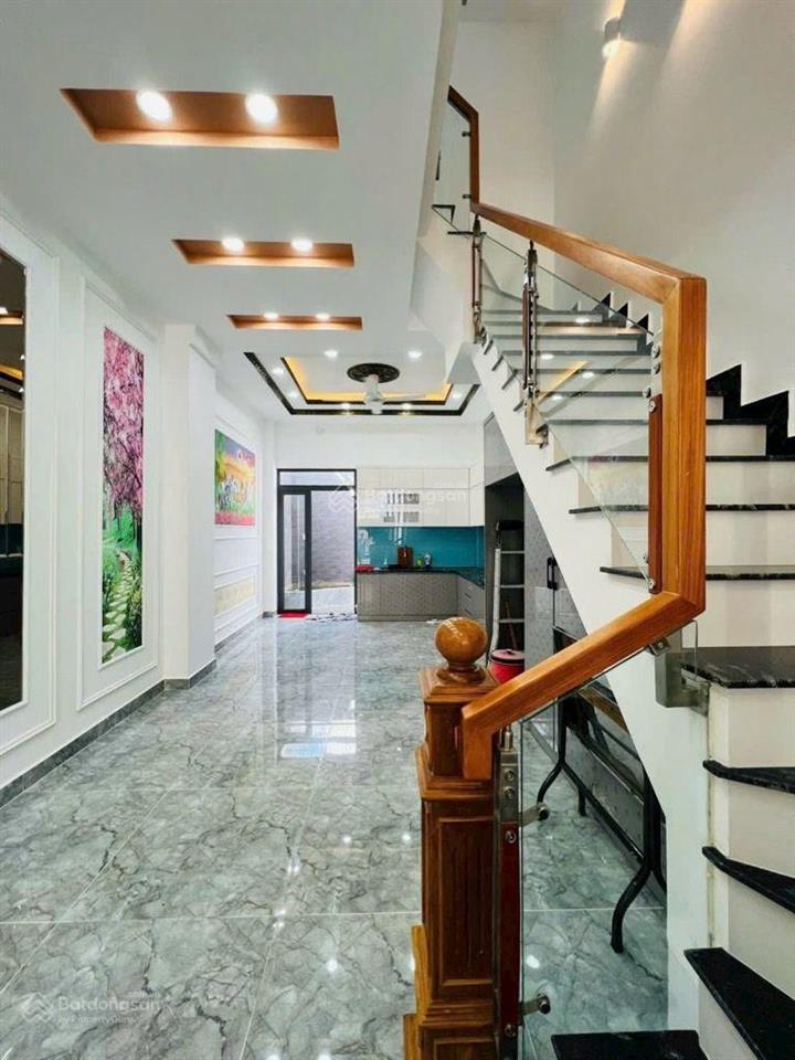 Bán nhà mặt tiền 84m2  4 tầng  6pn  đường tth9  p.tân thới hiệp  quận 12