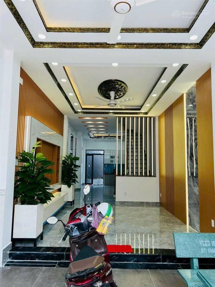 Bán nhà mặt tiền 84m2  4 tầng  6pn  đường tth9  p.tân thới hiệp  quận 12