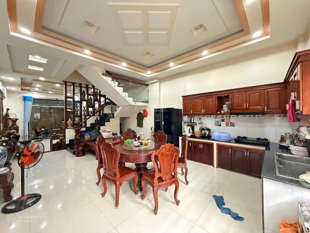 Bán nhà riêng 99m  4 tầng  đường nguyển thị búp  trung mỹ tây  q12