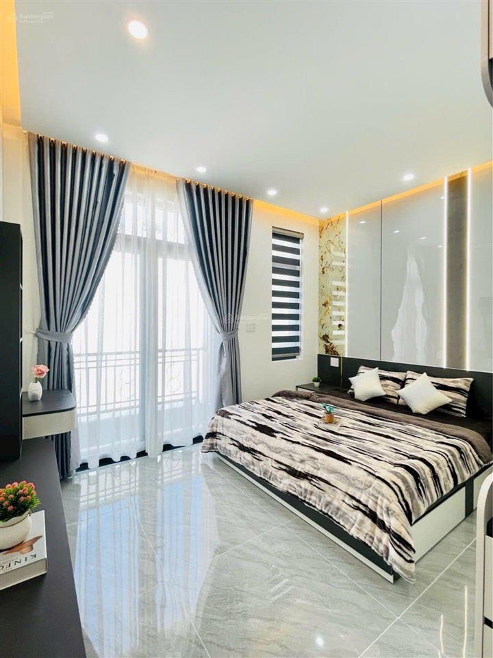 Bán nhà mới đẹp full nội thất, gara ô tô gần ngã tư trung chánh chỉ 7,8 tỷ tl.
đỗ hành  q12
