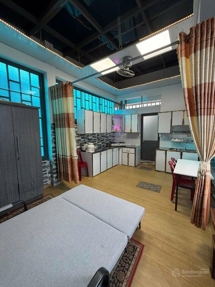 Nhà mặt tiền hẻm  xe tải tránh 5 tầng mới đẹp giá chỉ 8 tỷ tl đường trường chinh, p. đht