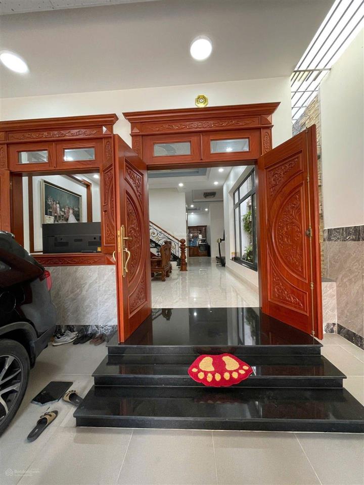 Bán nhà 4 tầng btct thang máy ngang 6m hiếm 120m giá chỉ 8.7 tỷ
chủ cần bán gấp