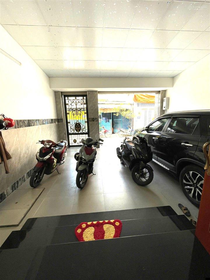 Bán nhà 4 tầng btct thang máy ngang 6m hiếm 120m giá chỉ 8.7 tỷ
chủ cần bán gấp