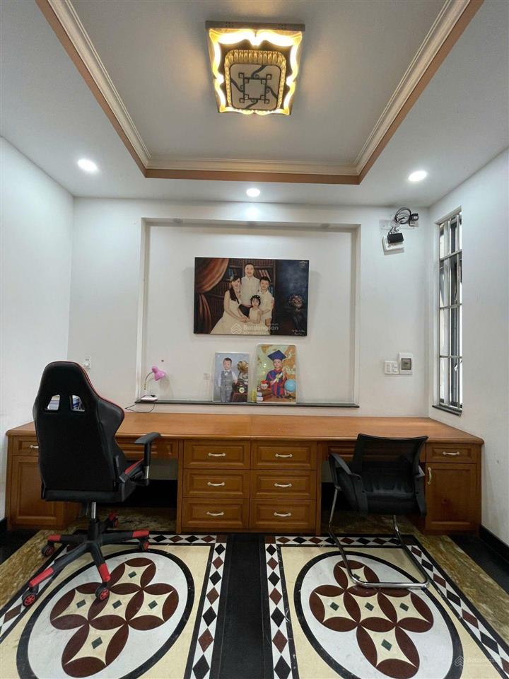 Bán nhà 4 tầng btct thang máy ngang 6m hiếm 120m giá chỉ 8.7 tỷ
chủ cần bán gấp