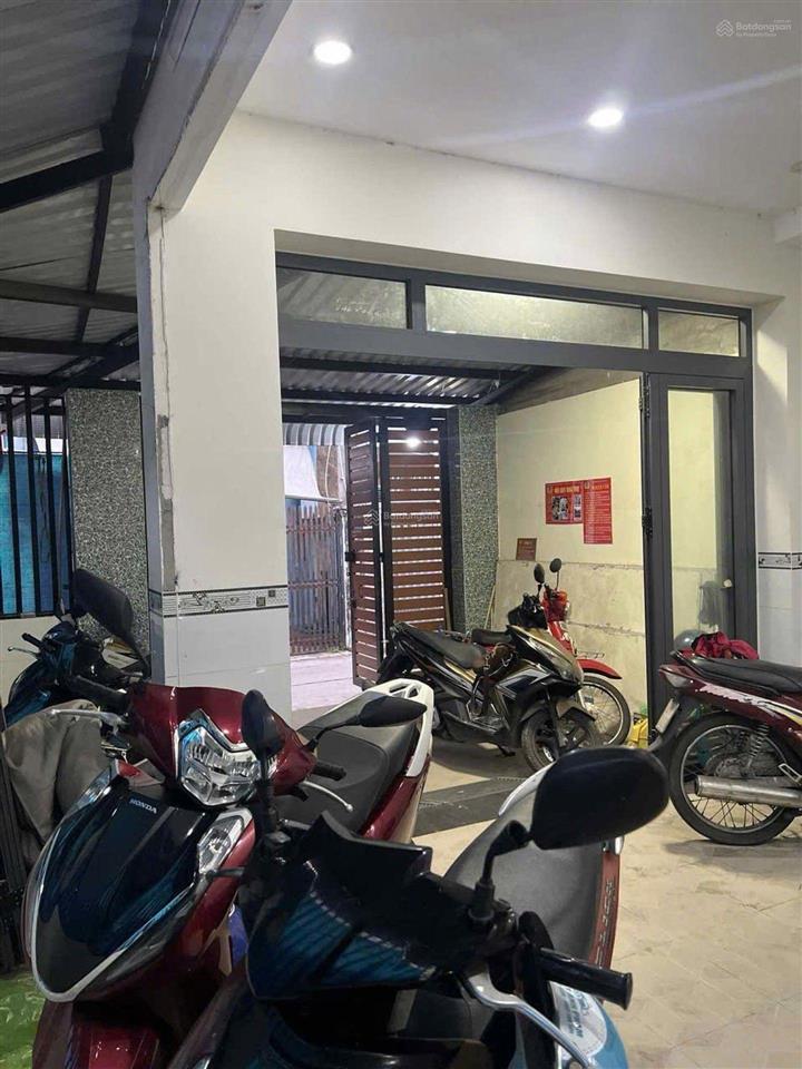 Bán căn hộ dịch vụ 14 phòng dòng tiền 35 triệu/tháng trung mỹ tây, quận 12
giá 13. 8 tỷ