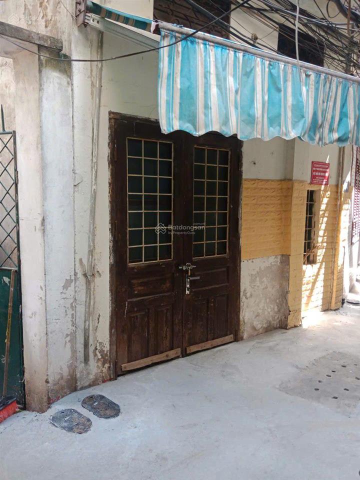 Cho thuê nr 2 tầng cũ tại tây sơn, 40m2, tại tt thành phố giao thông tuận tiện 5tr/tháng 0915 565 ***