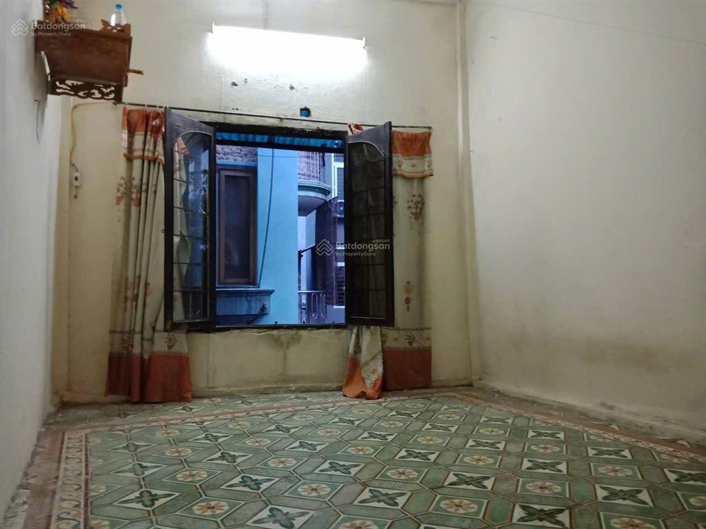 Cho thuê nr 2 tầng cũ tại tây sơn, 40m2, tại tt thành phố giao thông tuận tiện 5tr/tháng 0915 565 ***